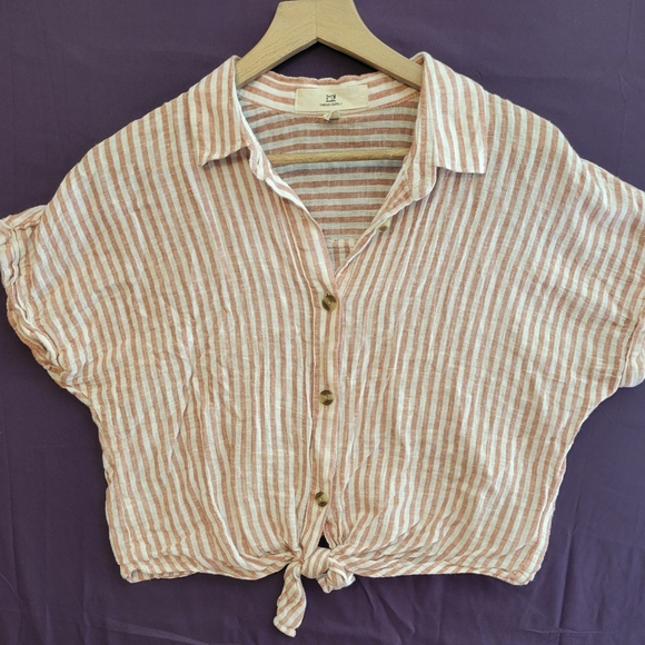 Thread & Supply Tops - Thread & Supply White and Tan Cuffed Sleeve Crop Button Down
